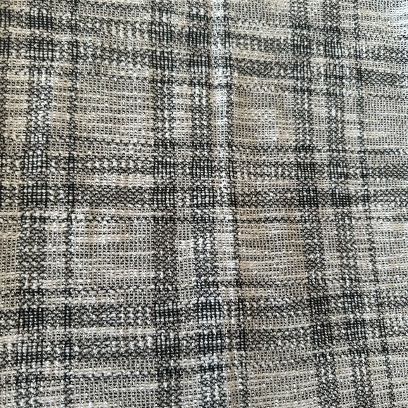 Elegant Black and White Plaid Skirt - Picture 3 of 6